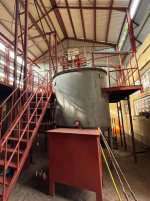 Usine d'extraction d'huile de palme.